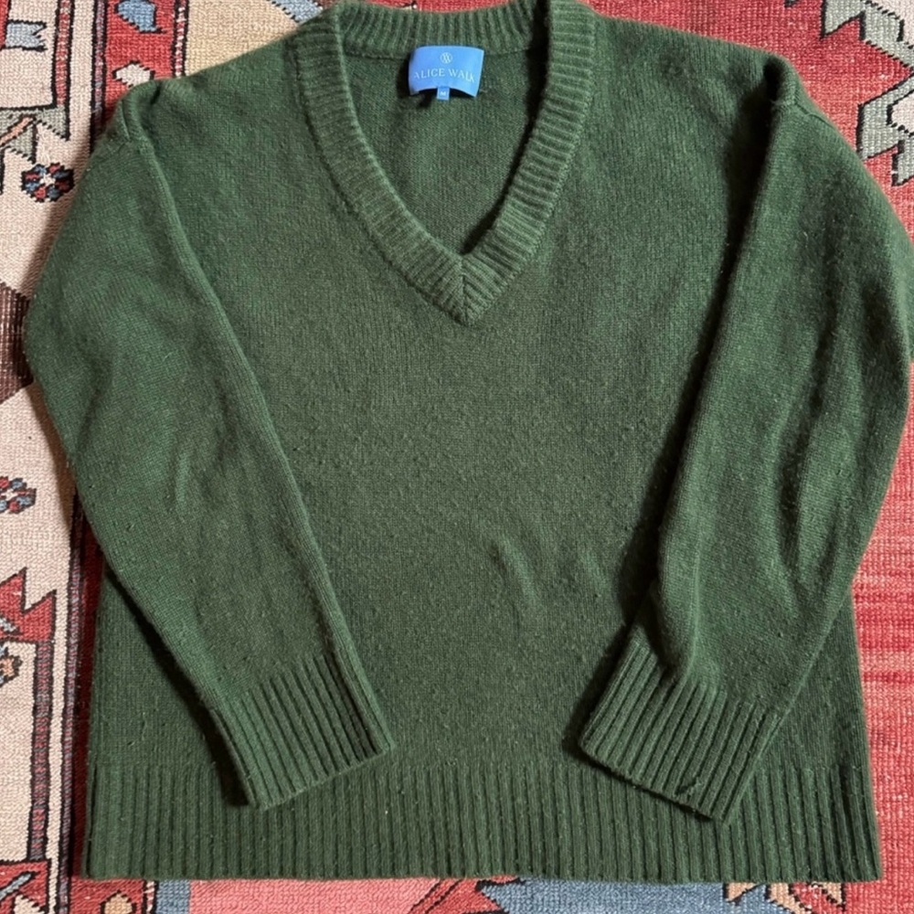 Alice + Olivia Green V-Neck Sweater